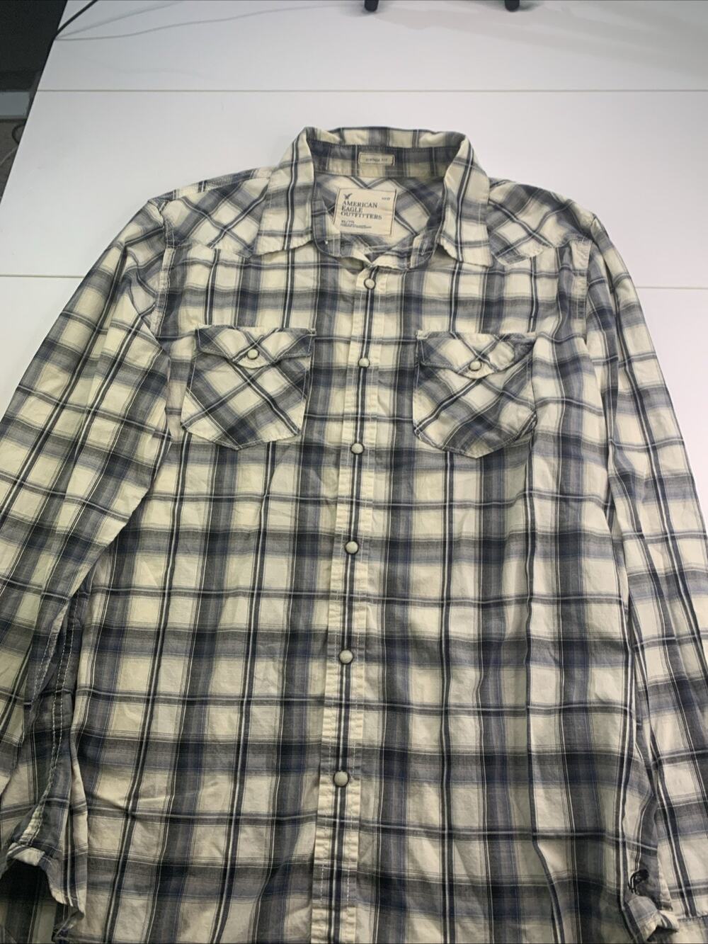American Eagle Outitters Vintage Fit Long Sleeve Snap Button Shirt XL Mens